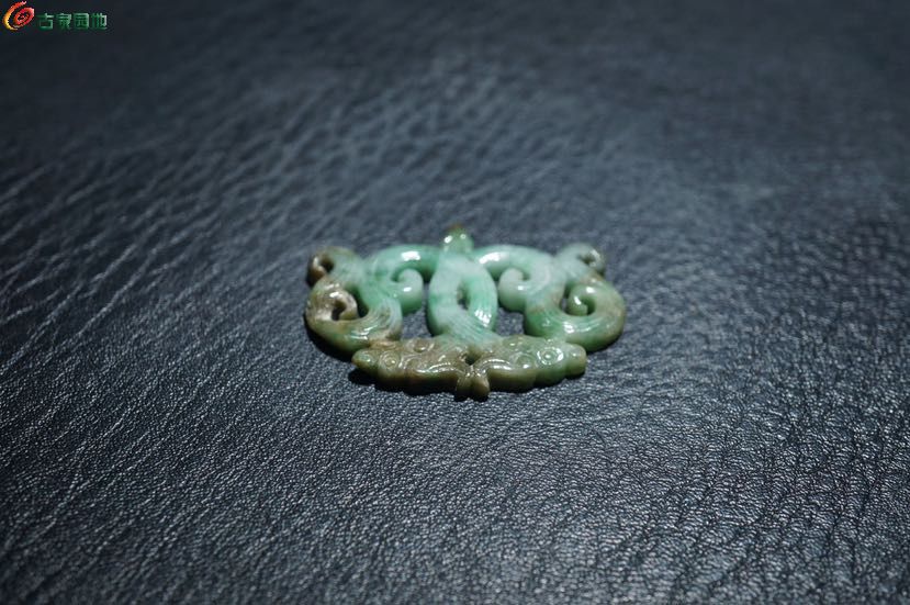 明清老翡翠双龙发簪头4.jpg