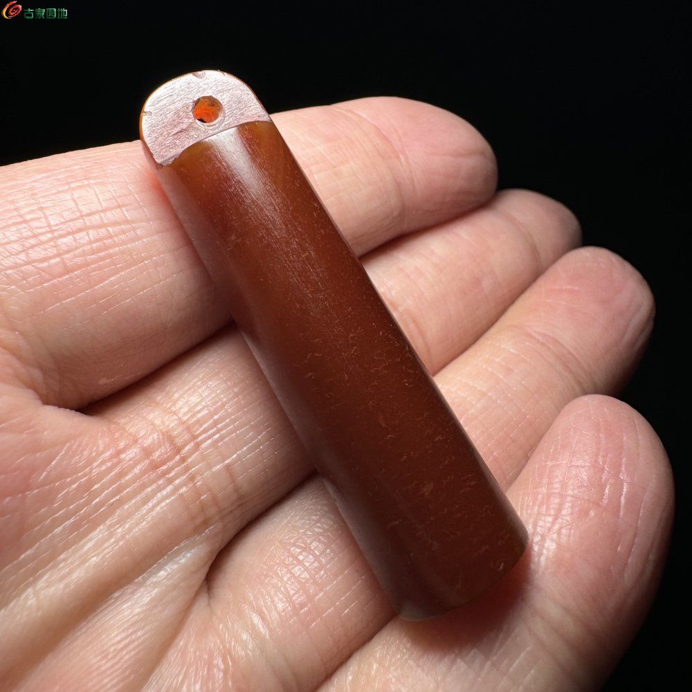 百年酒红大尺寸老玛瑙翎管吊坠1.jpg