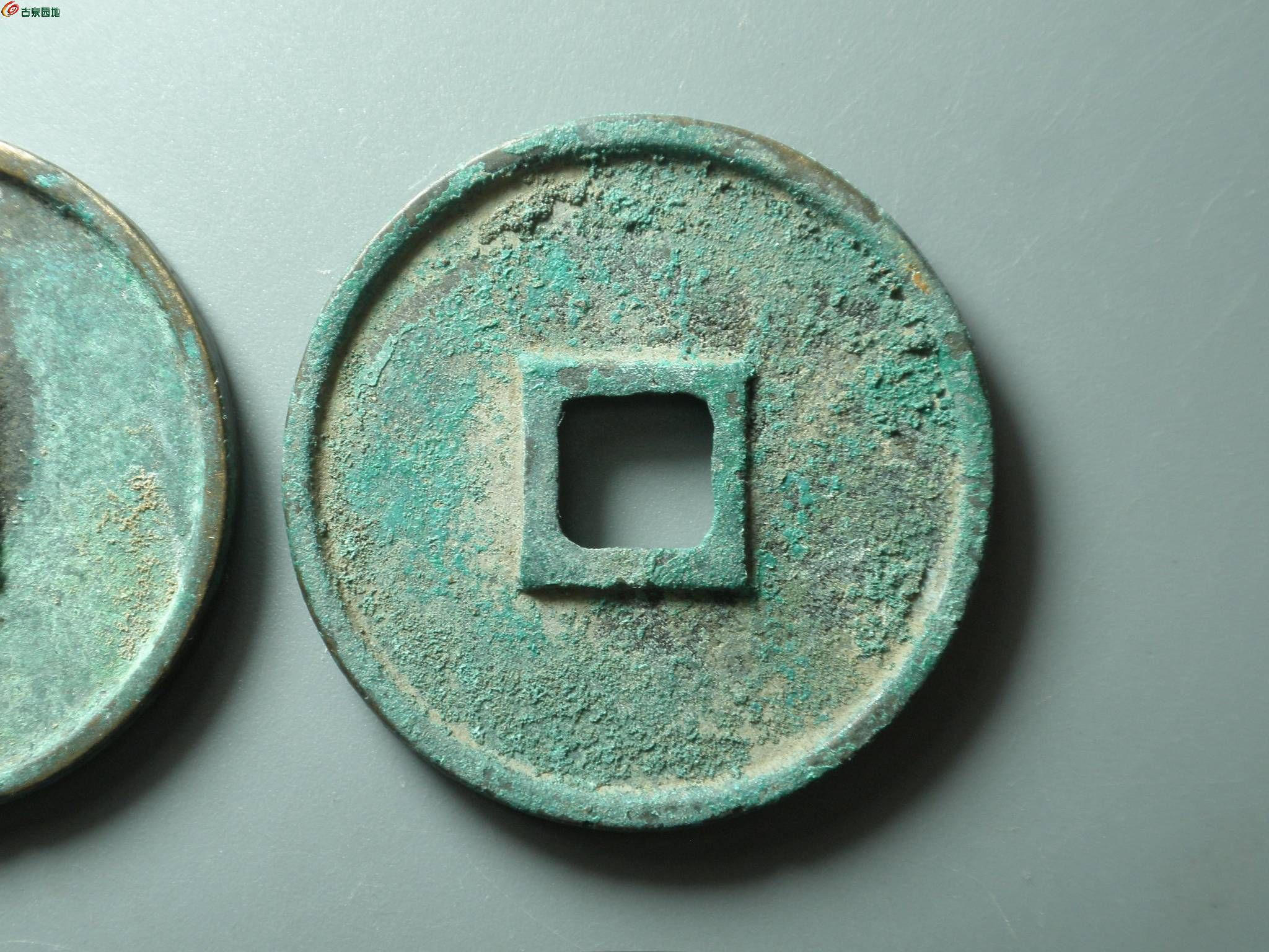 5精品~崇宁通宝小版一对~6.JPG