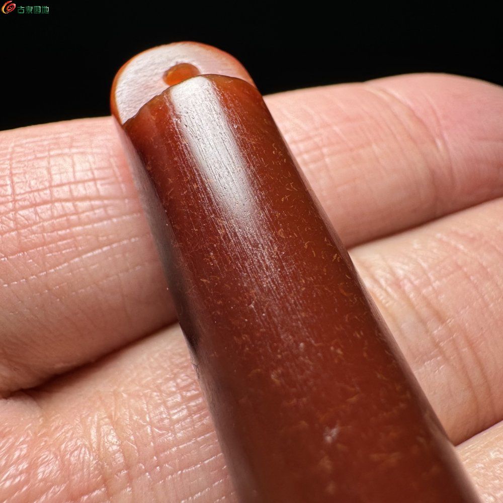 百年酒红大尺寸老玛瑙翎管吊坠7.jpg