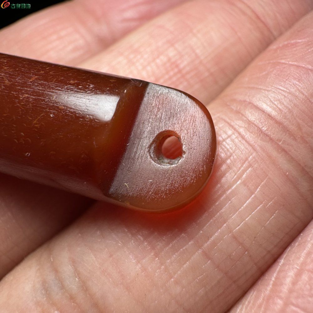 百年酒红大尺寸老玛瑙翎管吊坠8.jpg