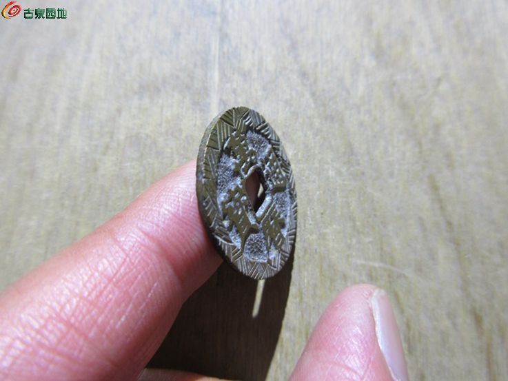 万历刻花3.jpg