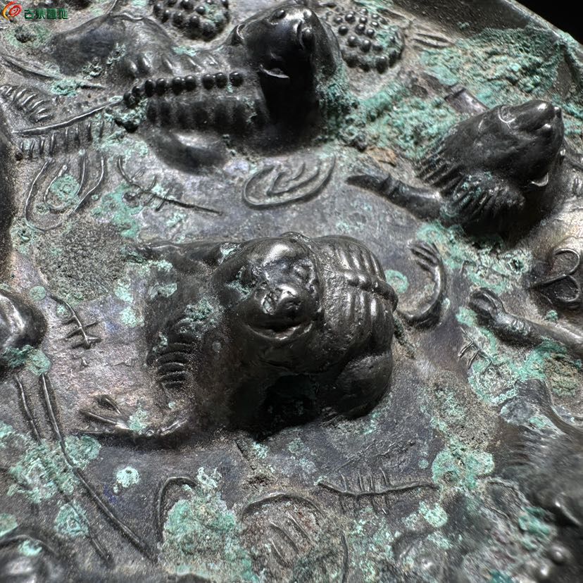 青铜工艺，海兽葡萄镜，海兽比一般的要高，属于特殊版别7.jpg