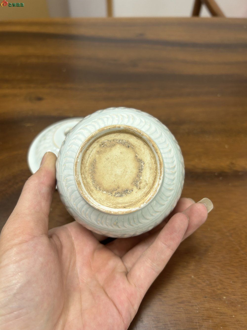 湖田窑刻花盖罐6.jpg