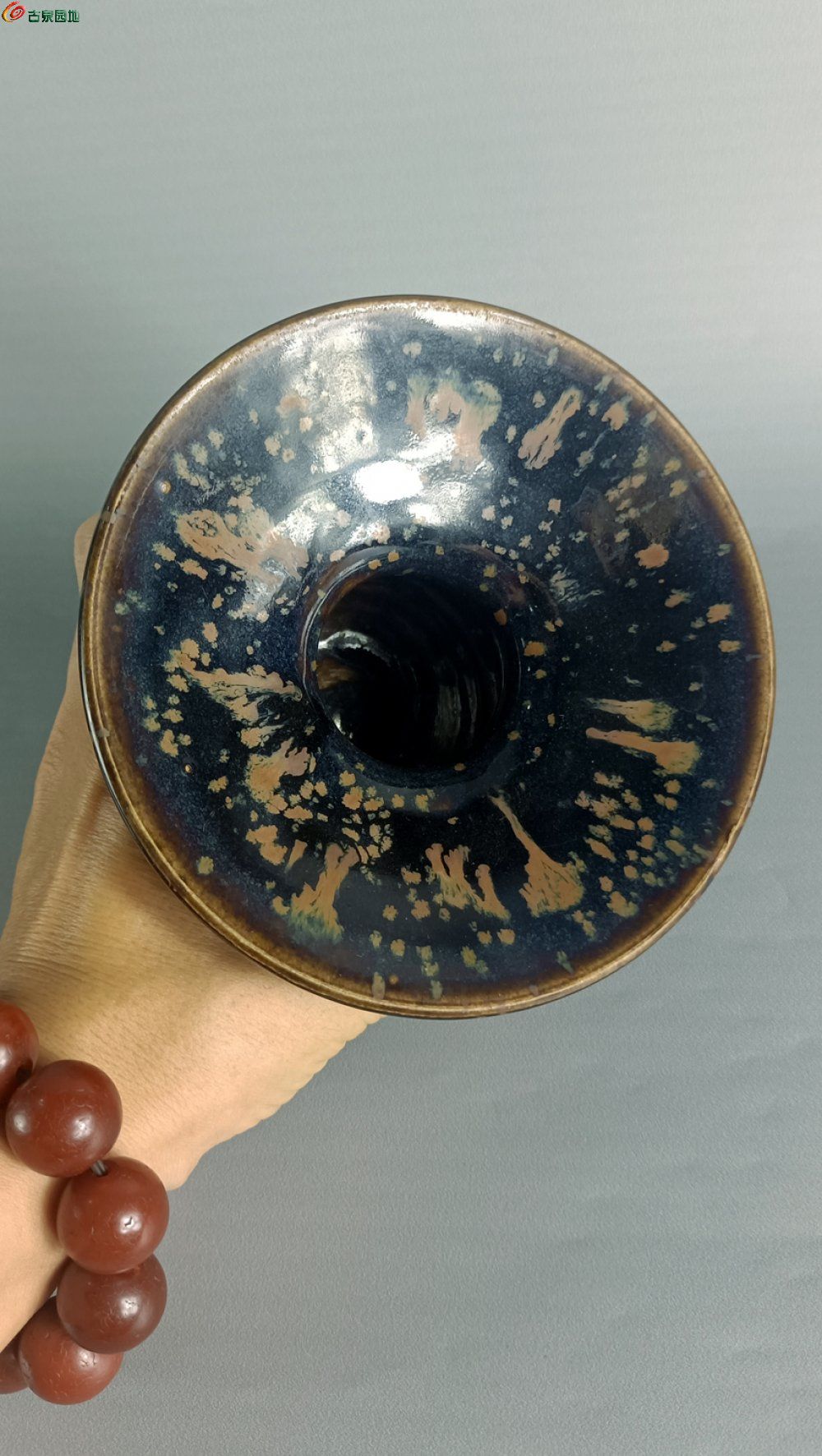 旧藏 当阳铁锈花渣斗 (3).jpg