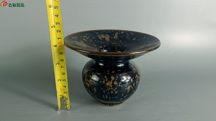 旧藏 当阳铁锈花渣斗 (9).jpg