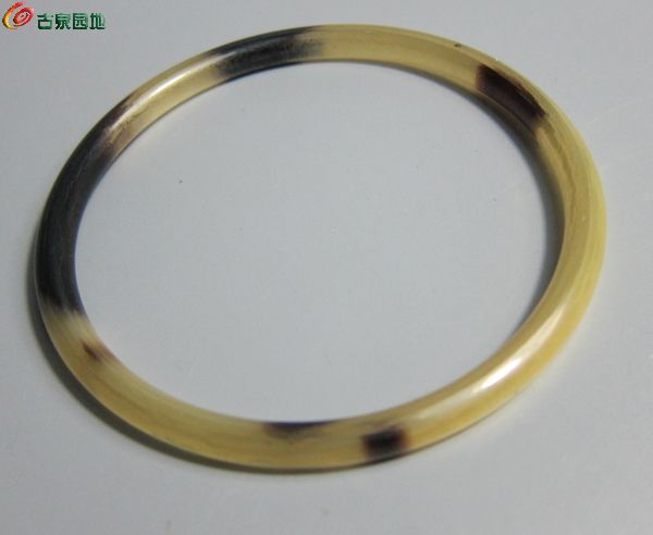 牛角手镯1.jpg