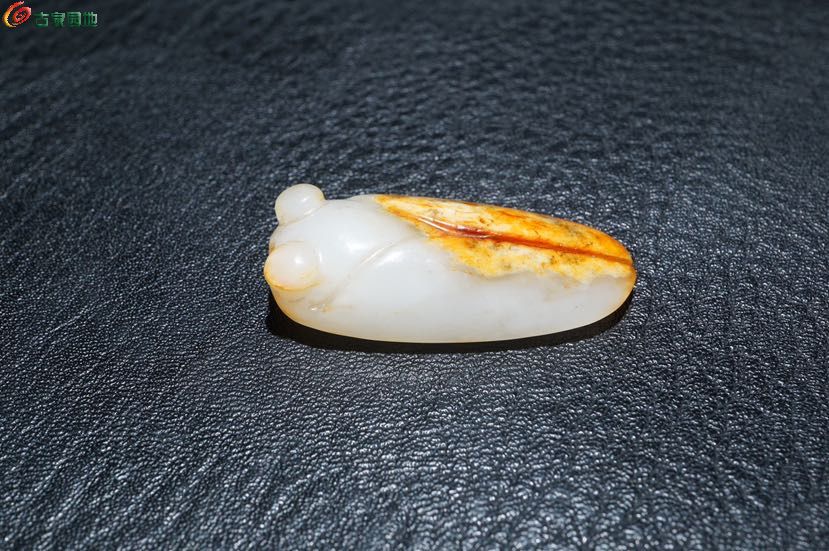 和田玉红皮玉蝉挂件5.jpg