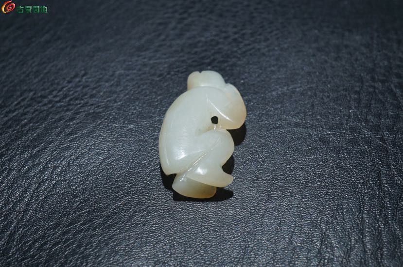 明清老和田玉立体工玉猴挂件7.jpg