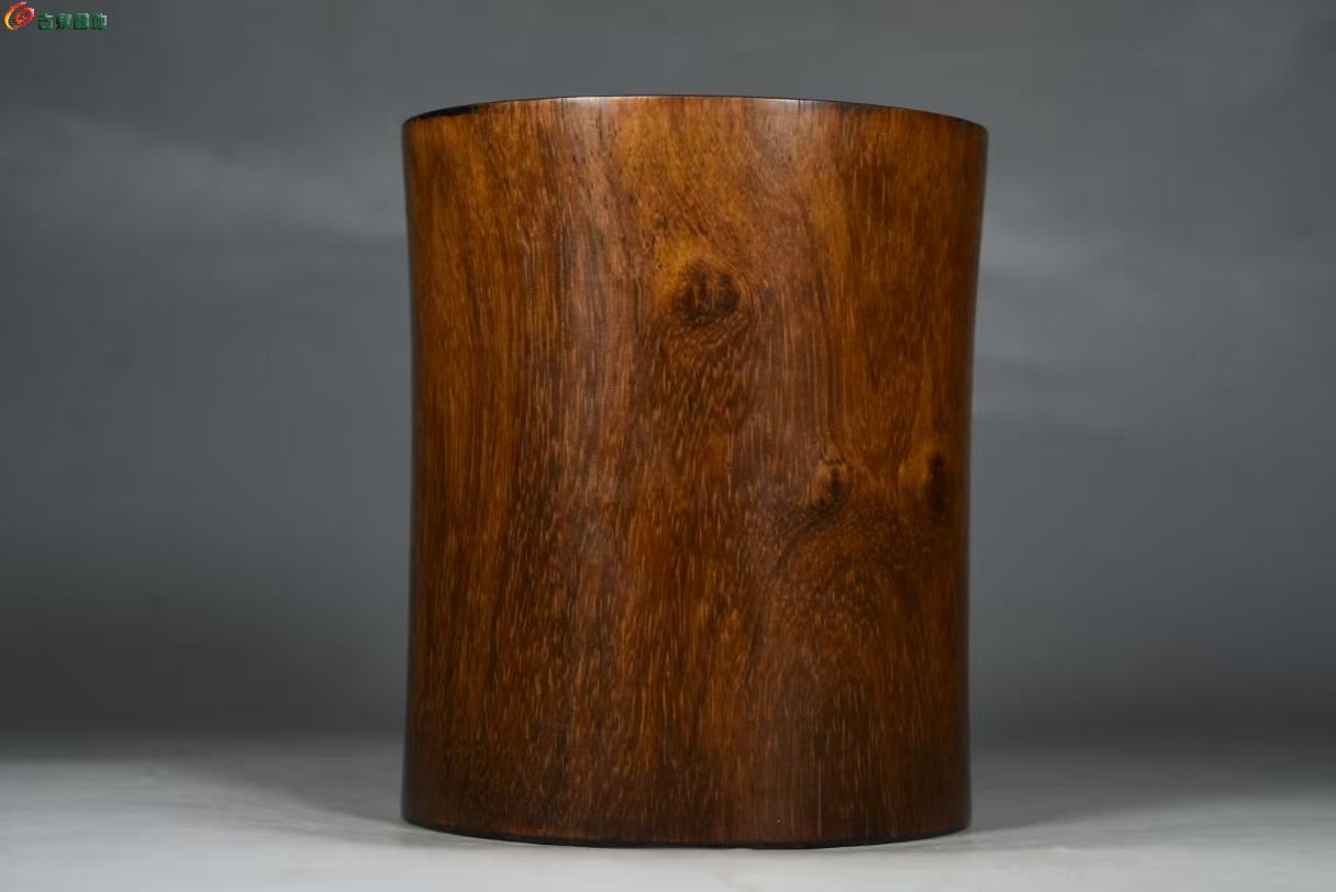 珍藏花梨鬼脸花纹笔筒一件6.jpg