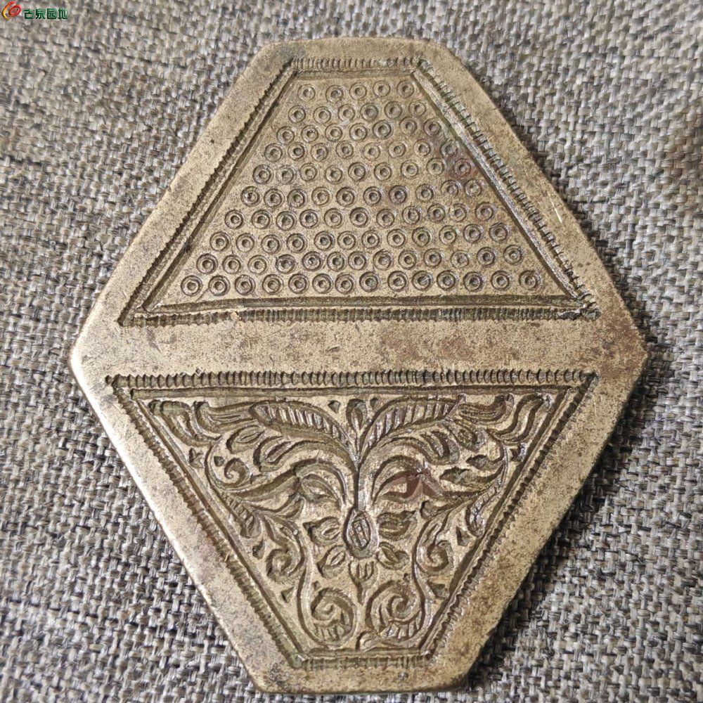 藏传精美古朴的老铜器具1.jpg