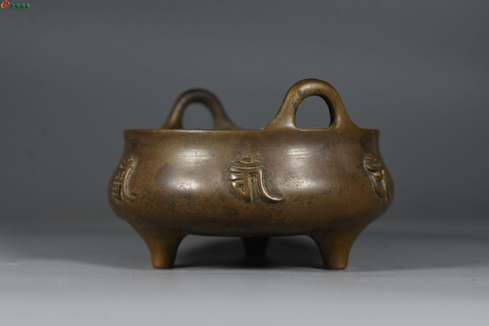 精品典藏三足冲耳六字真言铜炉2.jpg