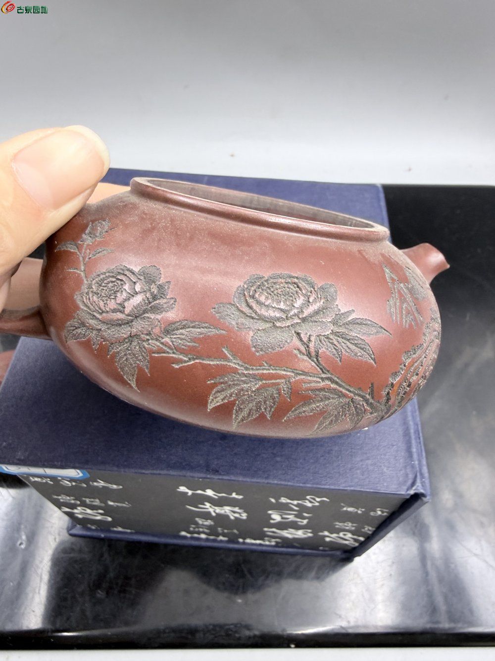 紫砂壶静花缘寒江款龙血砂泥手工刻花口沿磕4.jpg