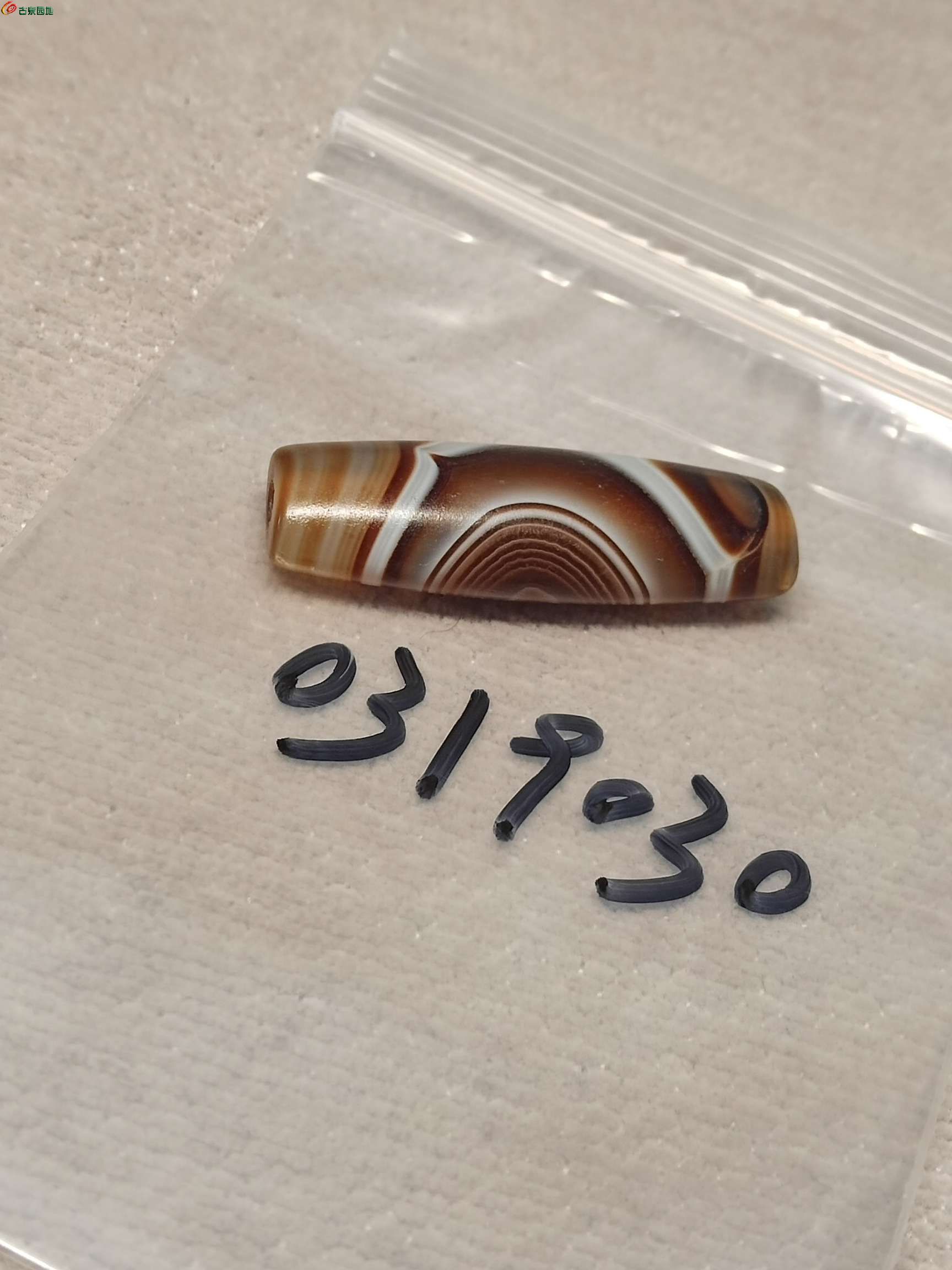 六元放大漏 满风化 缠丝玛瑙扁管珠9.jpg