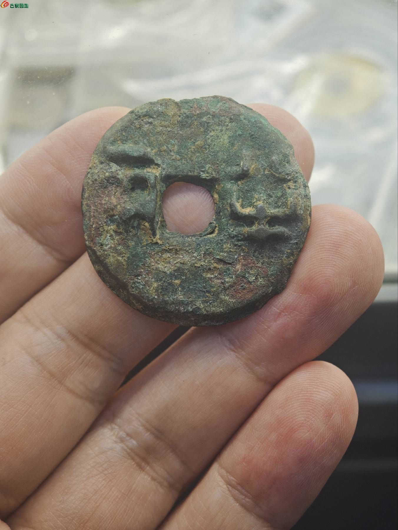 2273f71d-bba0-4407-a2d6-d8eadfaff2bd (1)