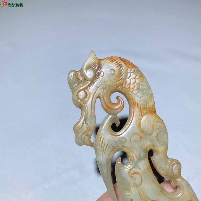 和田青白玉老玉镂空雕龙纹玉器把玩件5.jpg