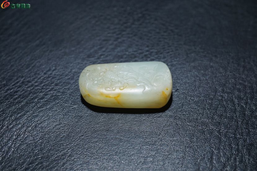 明清老和田玉原籽雕喜上眉梢挂件5.jpg