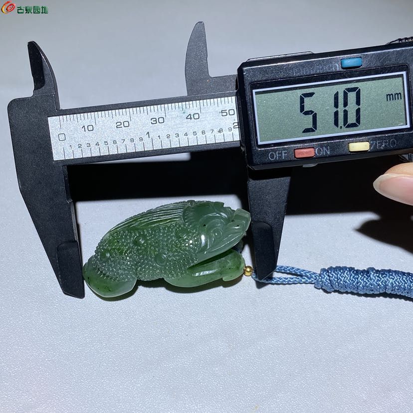几十年和田玉碧玉雕刻金蟾把玩件7.jpg