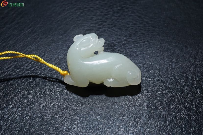 和田玉立体工貔貅把件2.jpg