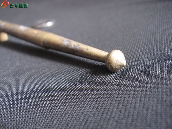 19Z23一把造型美观的纯铜老玻璃刀【60元】（长约15厘米，宽约2厘米，重约5