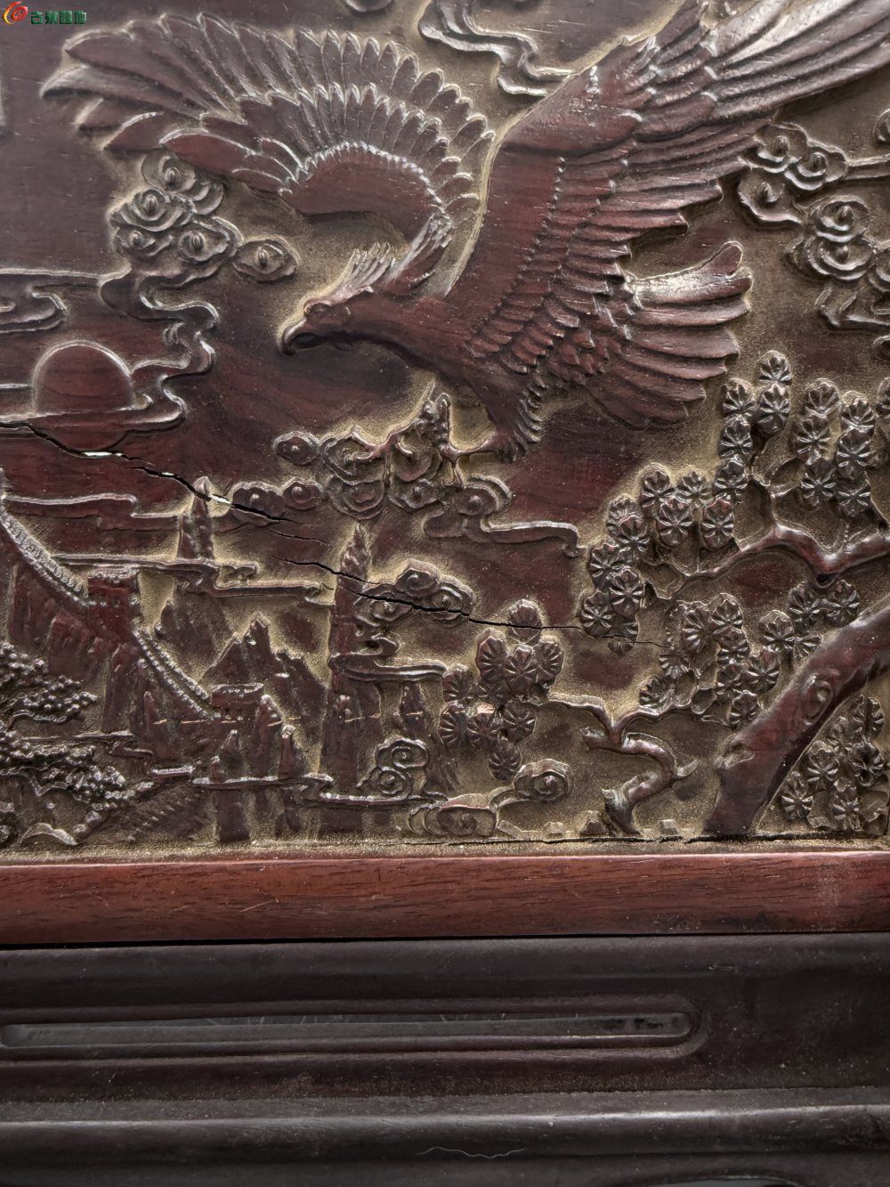 木雕插屏精工雕刻山水人物图浮雕工艺精湛有木裂4.jpg