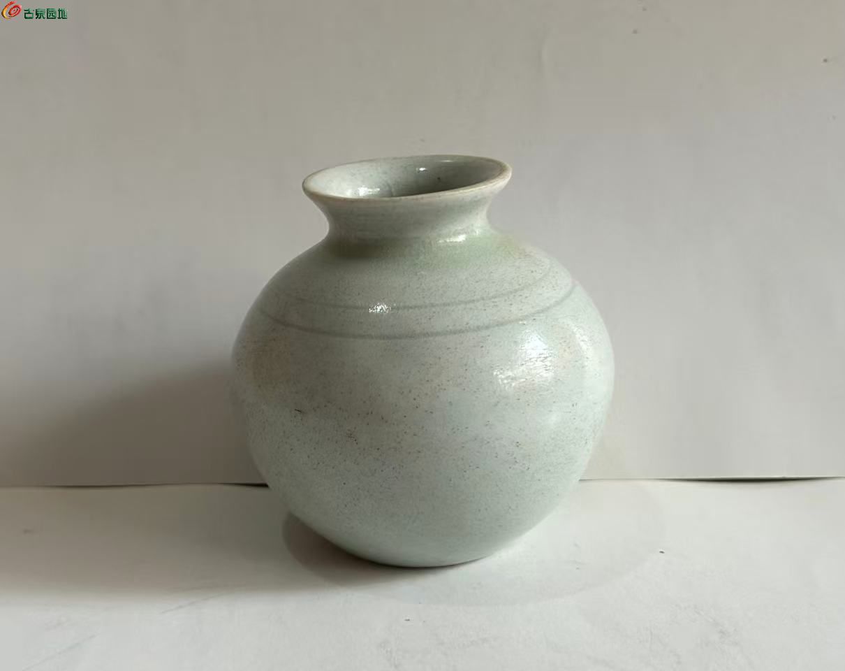 湖田窑石榴尊式水盂.jpg