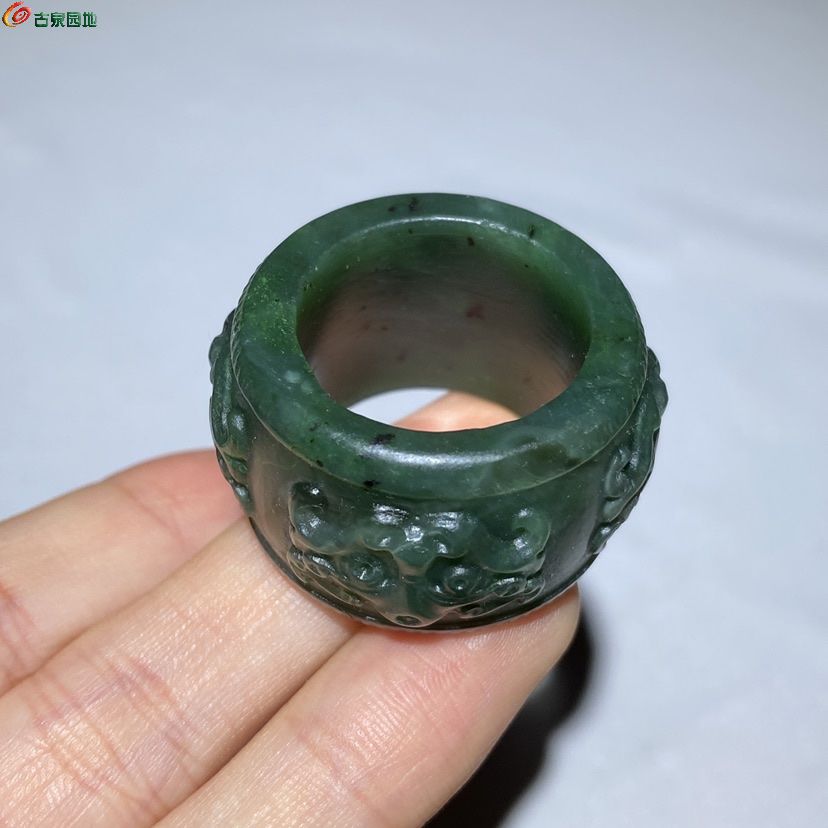 几十年和田玉碧玉四方饕餮兽纹宽边扳指7.jpg
