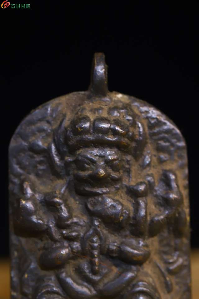 西藏古寺收到铜胎纯手工敲打錾刻佛牌5.jpg