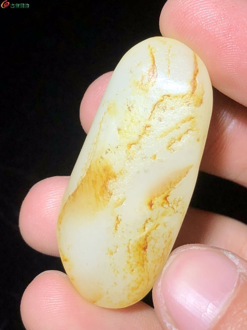 新疆和田玉洒金白玉籽料原石5.jpg