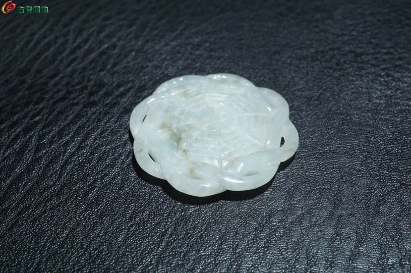 明清老翡翠八卦配饰4.jpg
