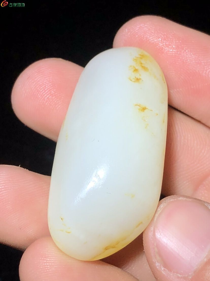 新疆和田玉洒金白玉籽料原石2.jpg