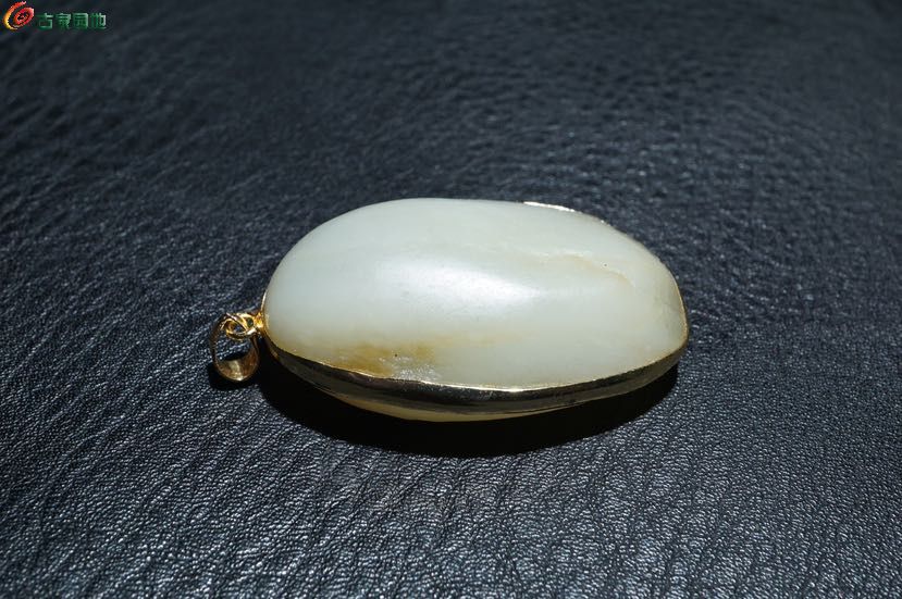 苏工老和田玉玉龙挂件3.jpg