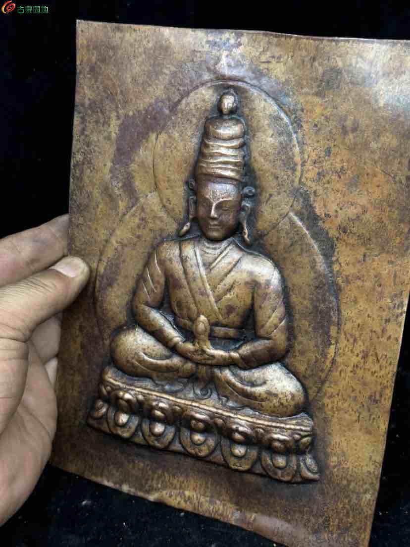藏区传世紫铜锤揲佛造像牌饰5.jpg