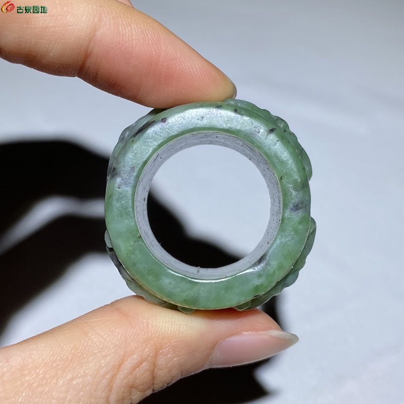 和田玉碧玉四方饕餮兽纹宽边扳指6.jpg