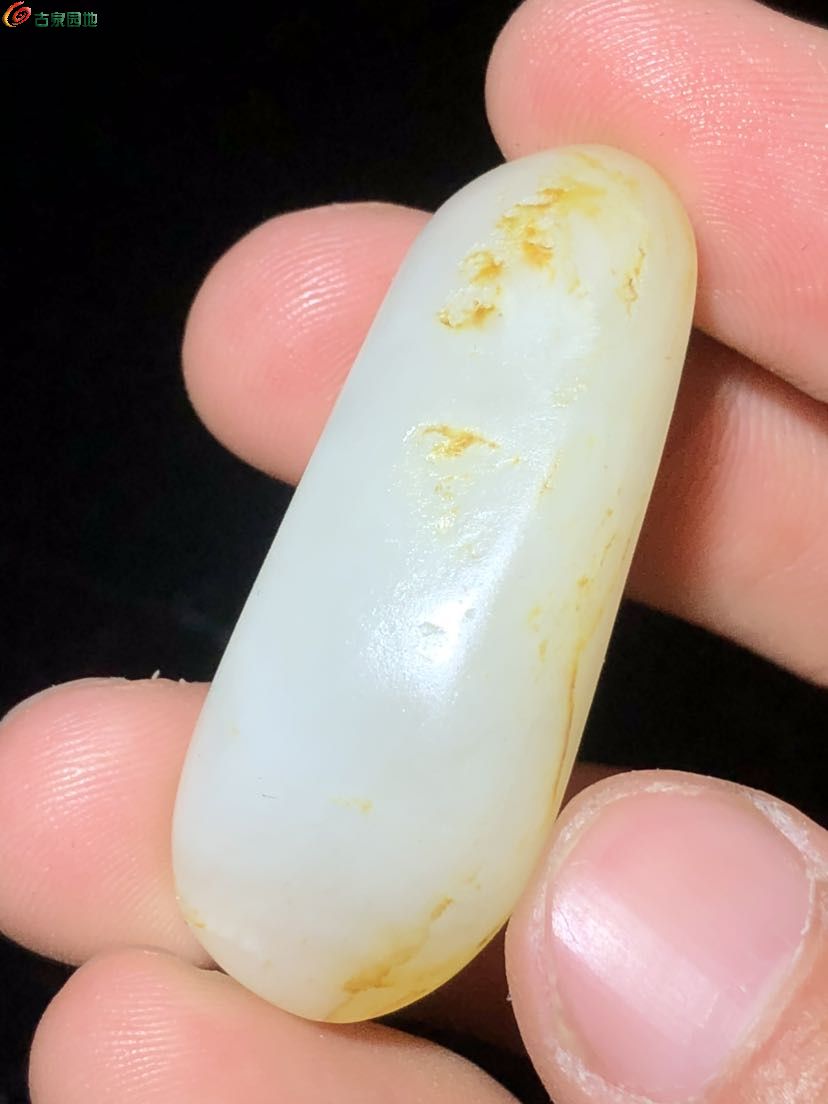 新疆和田玉洒金白玉籽料原石3.jpg