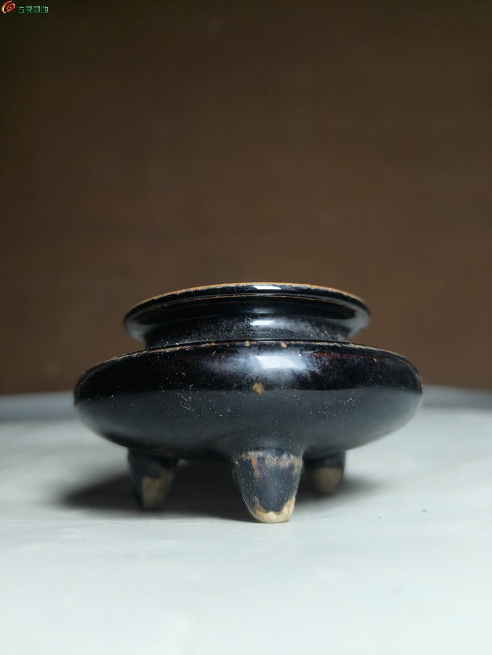 黑釉瓷香炉3.jpg