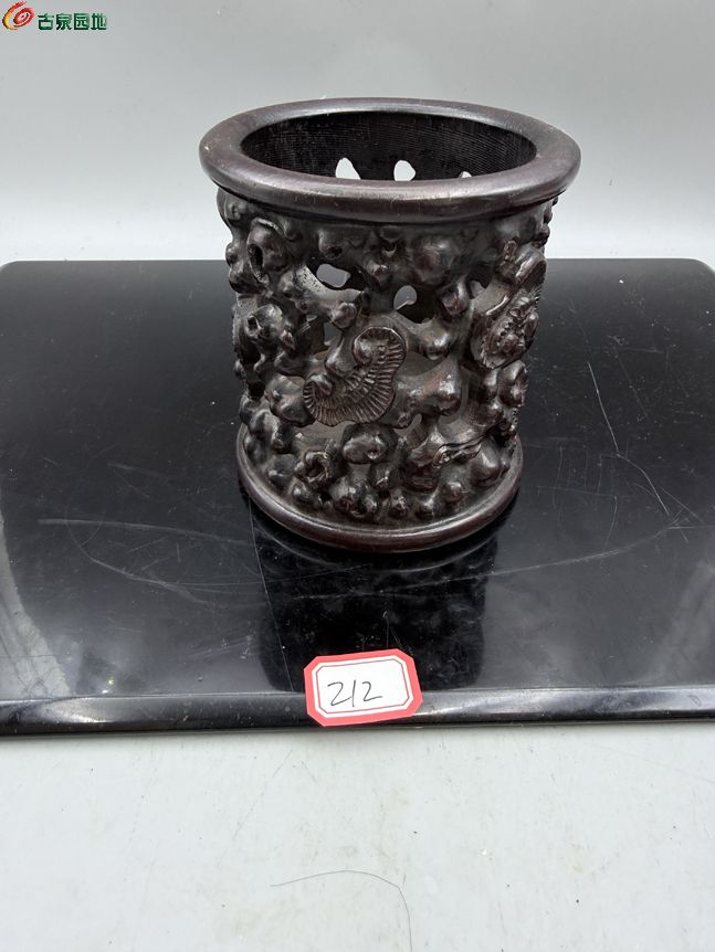 唐阁 日本 实木透雕灵芝纹笔筒做工精细寿桃灵芝1.jpg