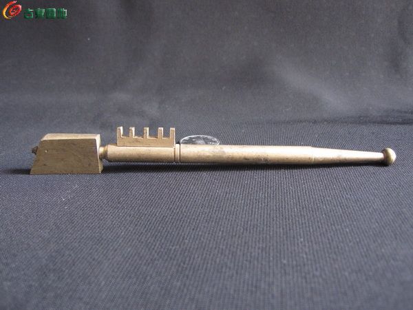 19Z23一把造型美观的纯铜老玻璃刀【60元】(长约15厘米,宽约2厘米,重约5