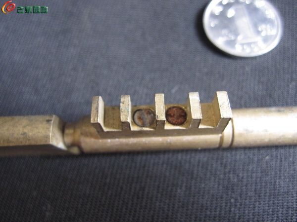 19Z23一把造型美观的纯铜老玻璃刀【60元】（长约15厘米，宽约2厘米，重约5