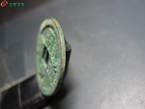 19GB189C.JPG